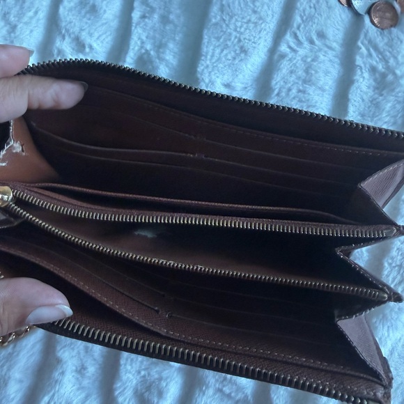 Louis Vuitton wallet/crossbody with 2 chains - Picture 7 of 15